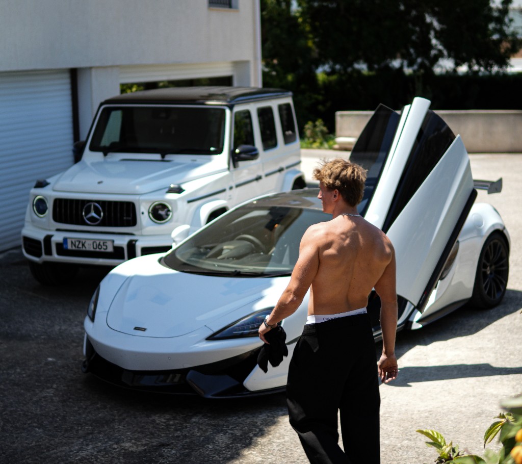 Chasing the Dream — Ricardo Gorski